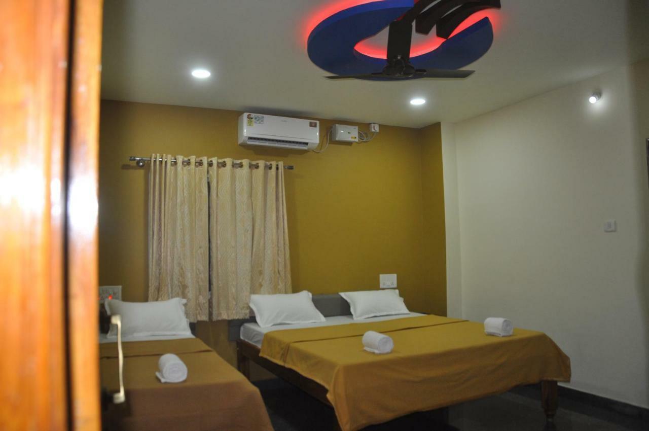 Blue Crystal Lodge Shimoga Exterior foto