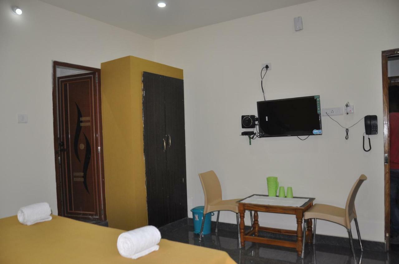 Blue Crystal Lodge Shimoga Exterior foto