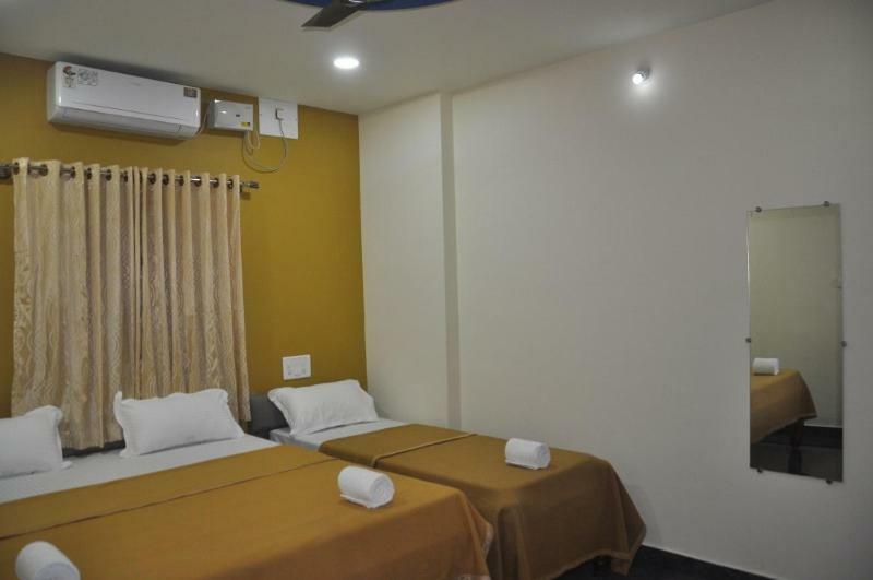 Blue Crystal Lodge Shimoga Exterior foto