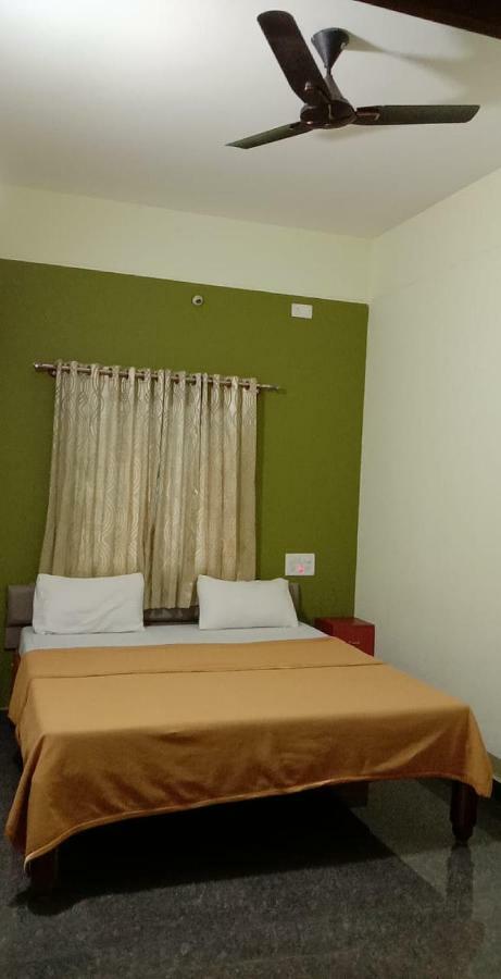 Blue Crystal Lodge Shimoga Exterior foto
