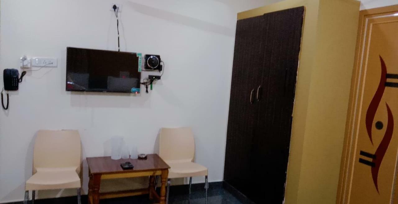 Blue Crystal Lodge Shimoga Exterior foto